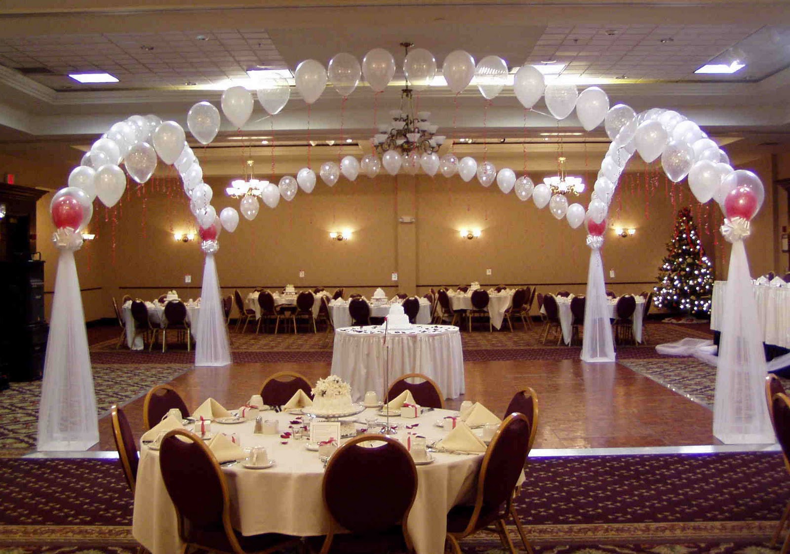 Simple Wedding Table Settings