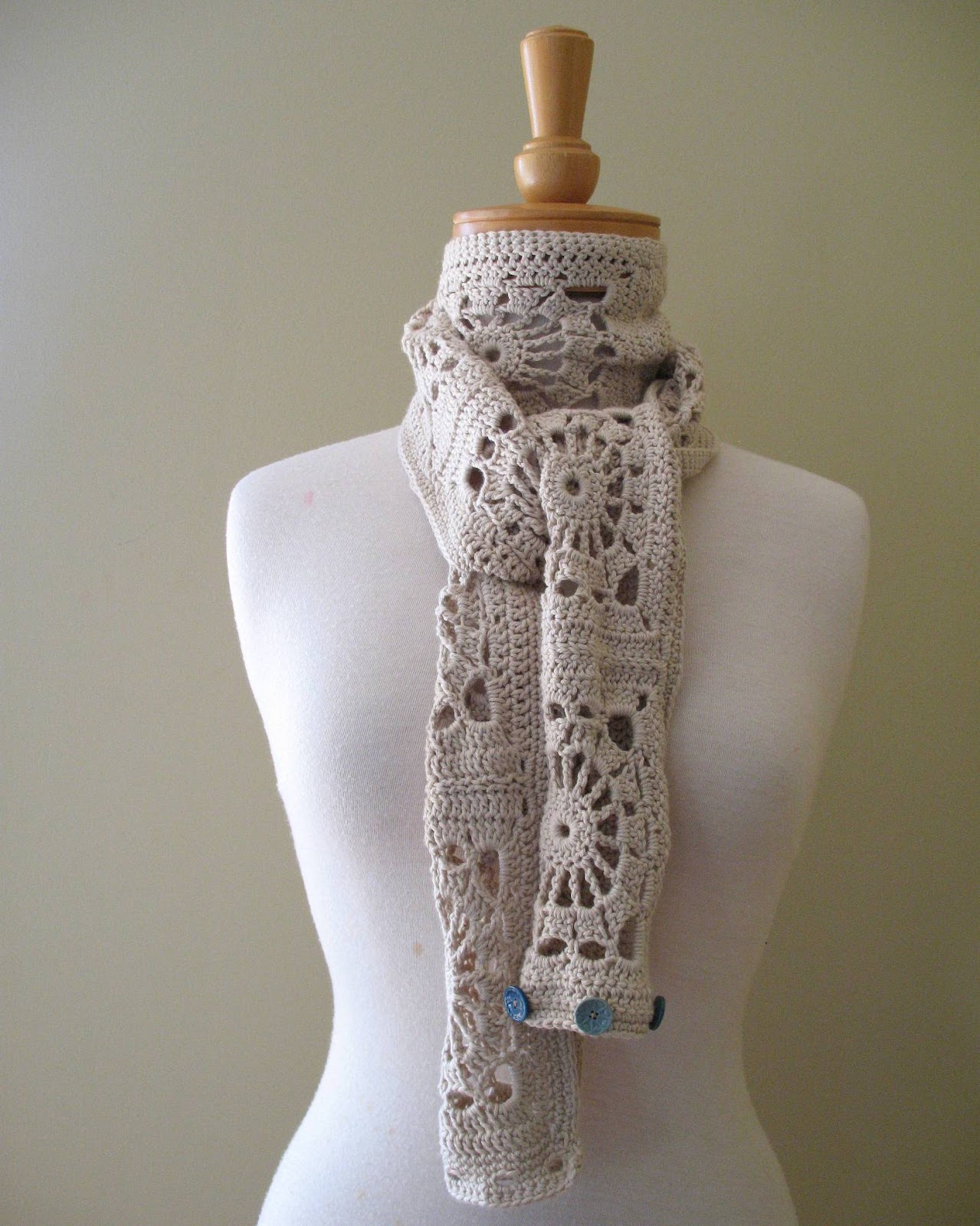 eclectic me square motif  crochet  buttoned scarf  