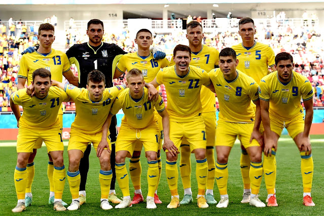 SELECCIÓN DE UCRANIA. Temporada 2020-21. Illia Zabarnyi, Georgiy Bushchan, Vitaliy Mykolenko, Andriy Yarmolenko, Serhiy Sydorchuk. Oleksandr Karavaev, Mykola Shaparenko, Oleksandr Zinchenko, Mykola Matviyenko, Ruslan Malinovskyi, Roman Yaremchuk. SELECCIÓN DE UCRANIA 0 SELECCIÓN DE AUSTRIA 1. 21/06/2021. Eurocopa 2020, XVI edición, fase de grupos, Grupo C, jornada 3. Bucarest, Rumanía, National Arena. GOLES: 0-1: 21’, Baumgartner.