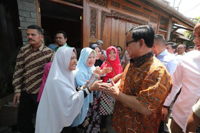 Prabowo Ungkap Anak Muda Harus Bangga Memakai Batik