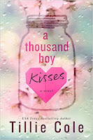 http://lachroniquedespassions.blogspot.fr/2016/10/a-thousand-boy-kisses-de-tillie-cole.html