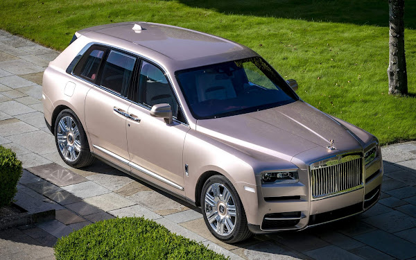 Rolls Royce Cullinan Rosa Perolizado