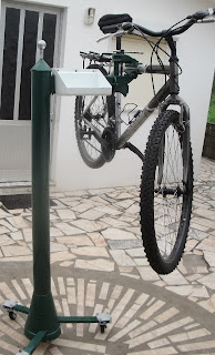 Suporte para reparar bicicletas