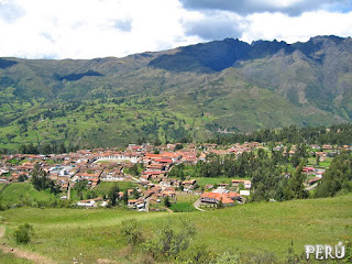 imagen de un pueblo de la serranía peruana