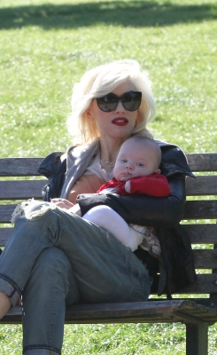 Tori Spelling Pregnant 2011