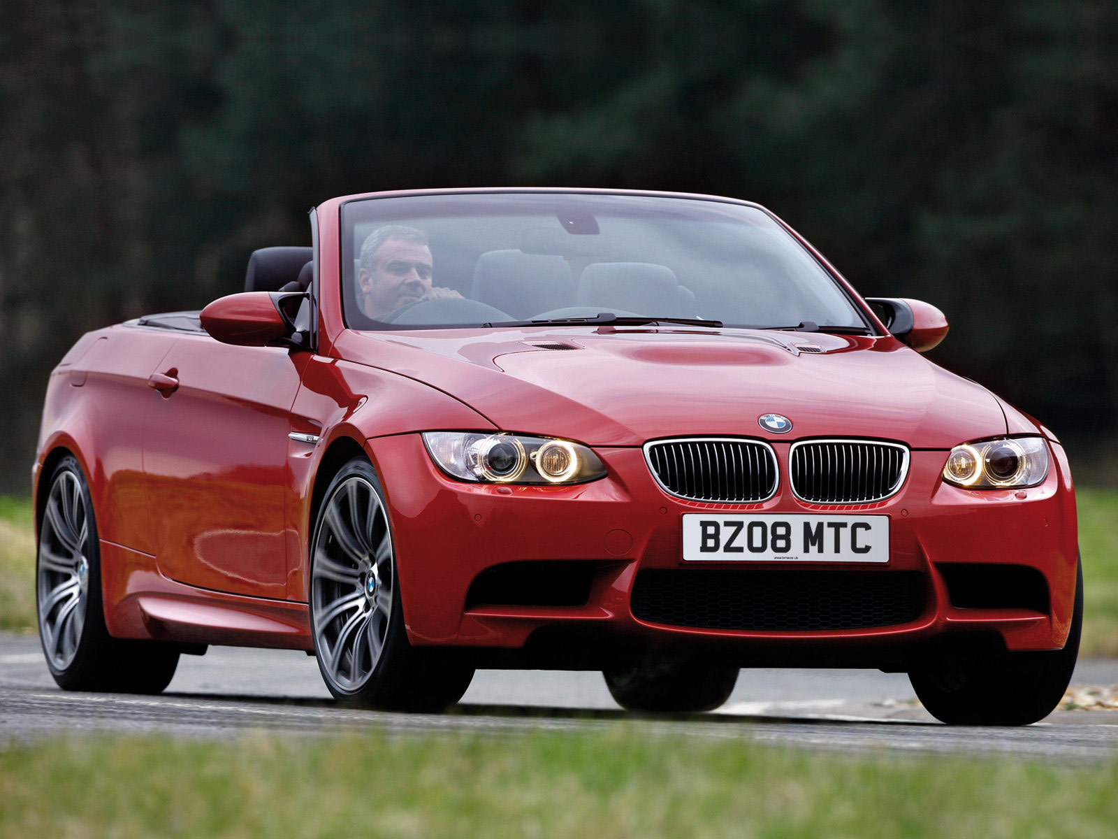 Gambar Mobil  BMW  M3 Convertible  UK Version 2009