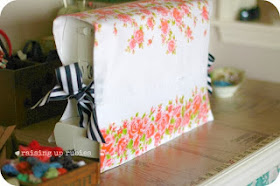 http://www.bearcubcreations.com/2013/01/simple-sewing-machine-cover.html