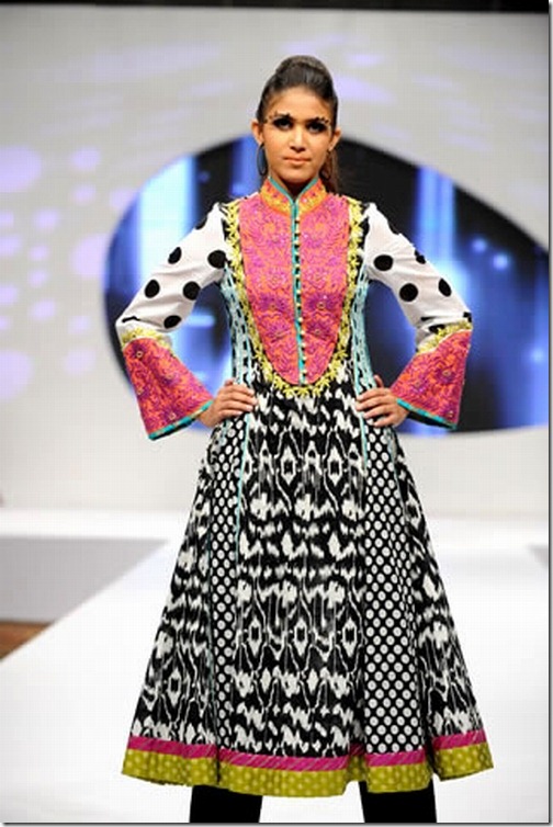 Nomi Ansari at Veet Show 2010 pictures 7
