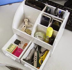 http://translate.googleusercontent.com/translate_c?depth=1&hl=es&prev=search&rurl=translate.google.es&sl=en&u=http://goodhomediy.com/diy-cardboard-desktop-organizer-with-drawers/&usg=ALkJrhhKZ3WwkuP4H95b9YXwMWWS1uxBKQ