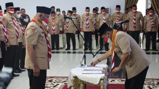 Lantik Gubernur dan Wagub Sebagai Pengurus Pramuka, Budi Waseso Berharap Jamnas Ada di Sumbar