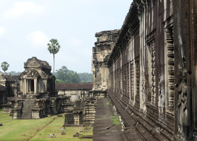 Patio de uno de los recintos de Angkor Wat