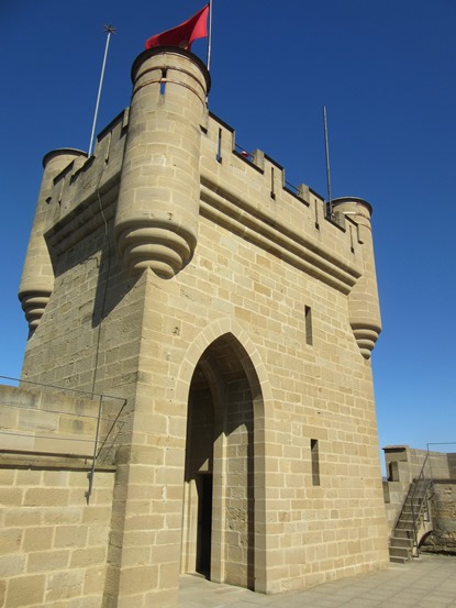 Castillo de Olite - Palacio de los Reyes de Navarra Torre-homenaje-castillo-olite