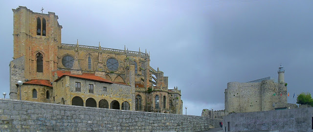 Iglesia de Santa Maria de la Asuncion y Castillo Faro de Santa Ana