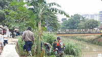 Dansub 09 Sektor 22, Ajak Warga Bersihkan Gulma Sungai Cipamokolan