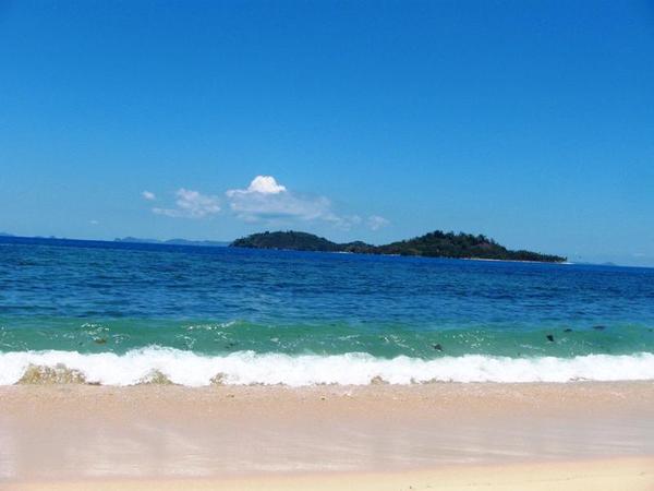 Tropical White Sand Beachfront at El Nido Palawan