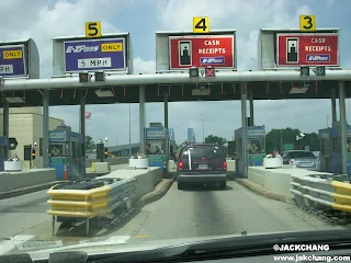 US-Canada Self-Driving Tour | Passing the US toll gate for the first time.
