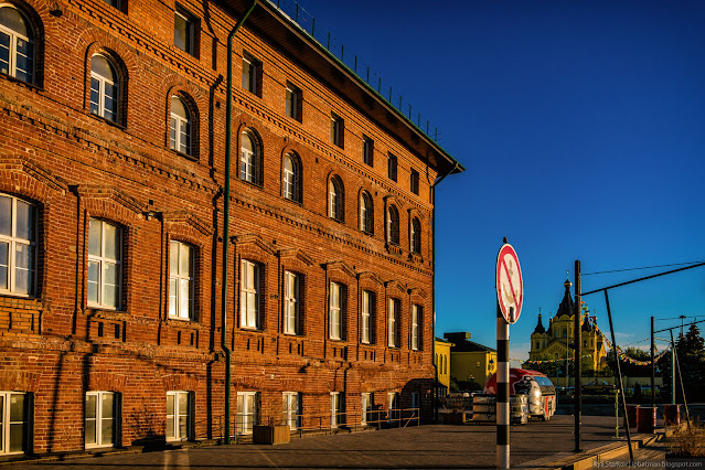 Старое кирпичное здание