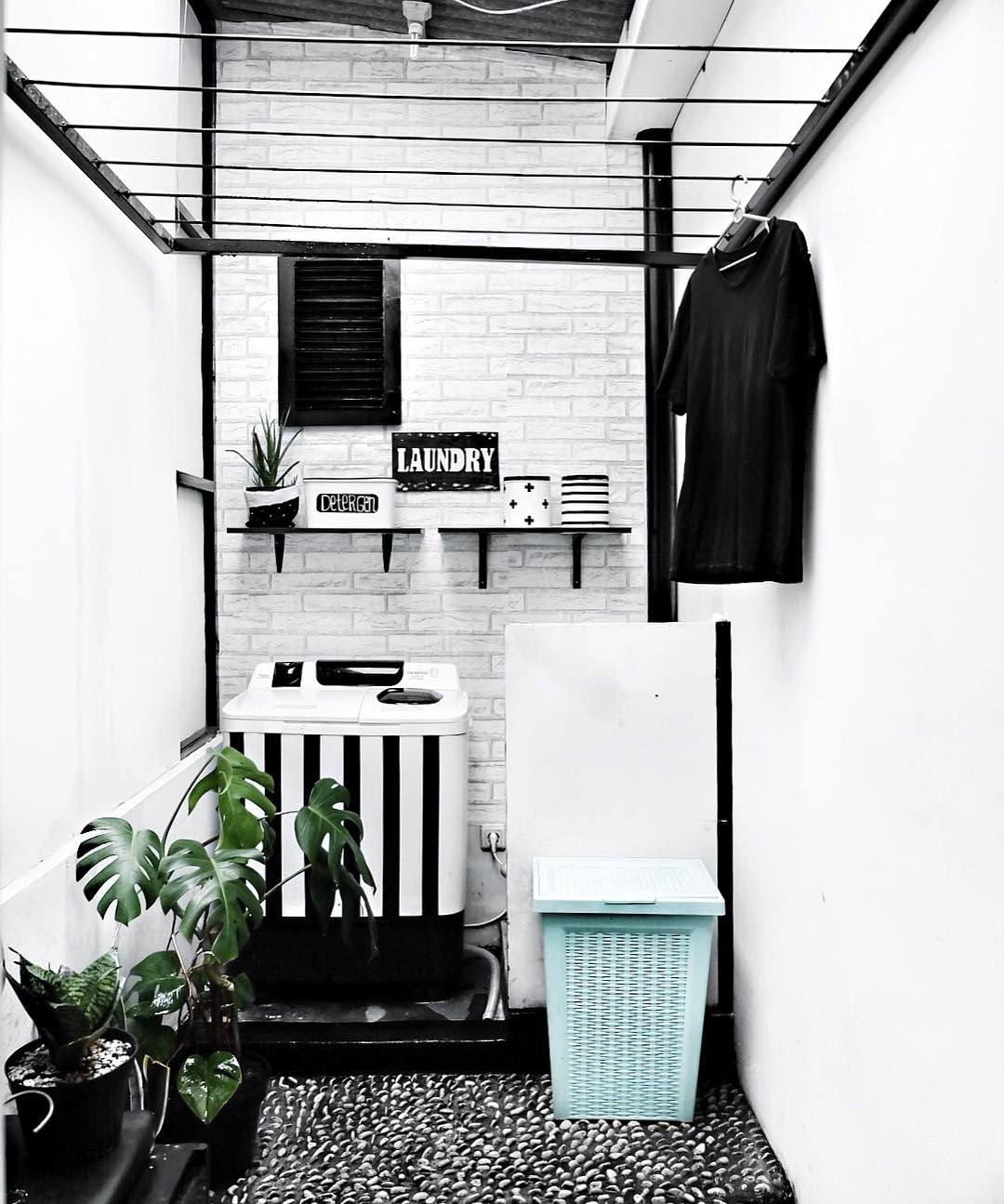 Rumah Shabby Chic Inspirasi Tempat Cuci Baju Yang Dilengkapi Dengan Jemuran Baju Homeshabbycom Design Home Plans