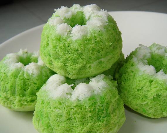 Cara Membuat Kue Putu Ayu Jumbo 1 Telur - KUE PUTU AYU - Media Parno - Kali ini chef martino akan memberikan resep membuat kue putu ayu yang enak dan juga lebih lembut.