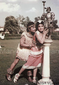 'Idaya Deivam' MGR & Jayalalitha in 'Adimai Pen' Movie 2