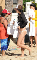 Vanessa Hudgens out in Hawaii