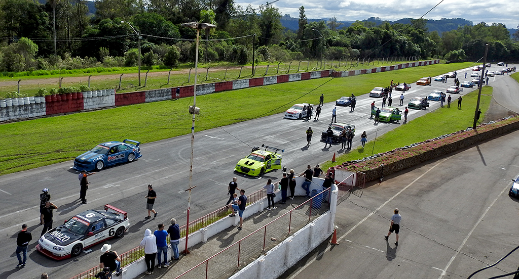 Curitiba Racing  Automóveis e automobilismo em Curitiba: 16º