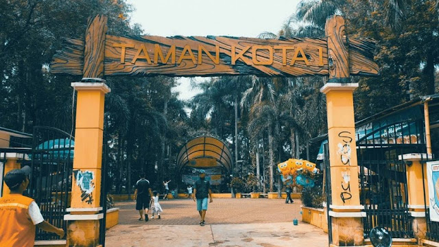 Pintu masuk Taman Kota BSD City