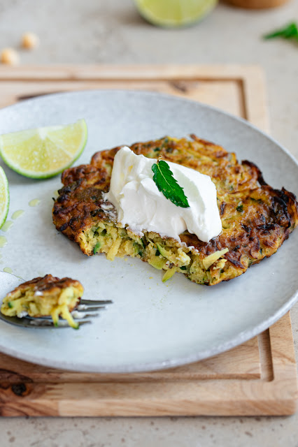 Pancakes aux courgettes et pois chiches