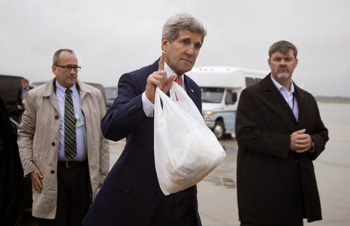 Video: John Kerry oo dunida kaga yaabiyay bac uu Cairo u qaatay