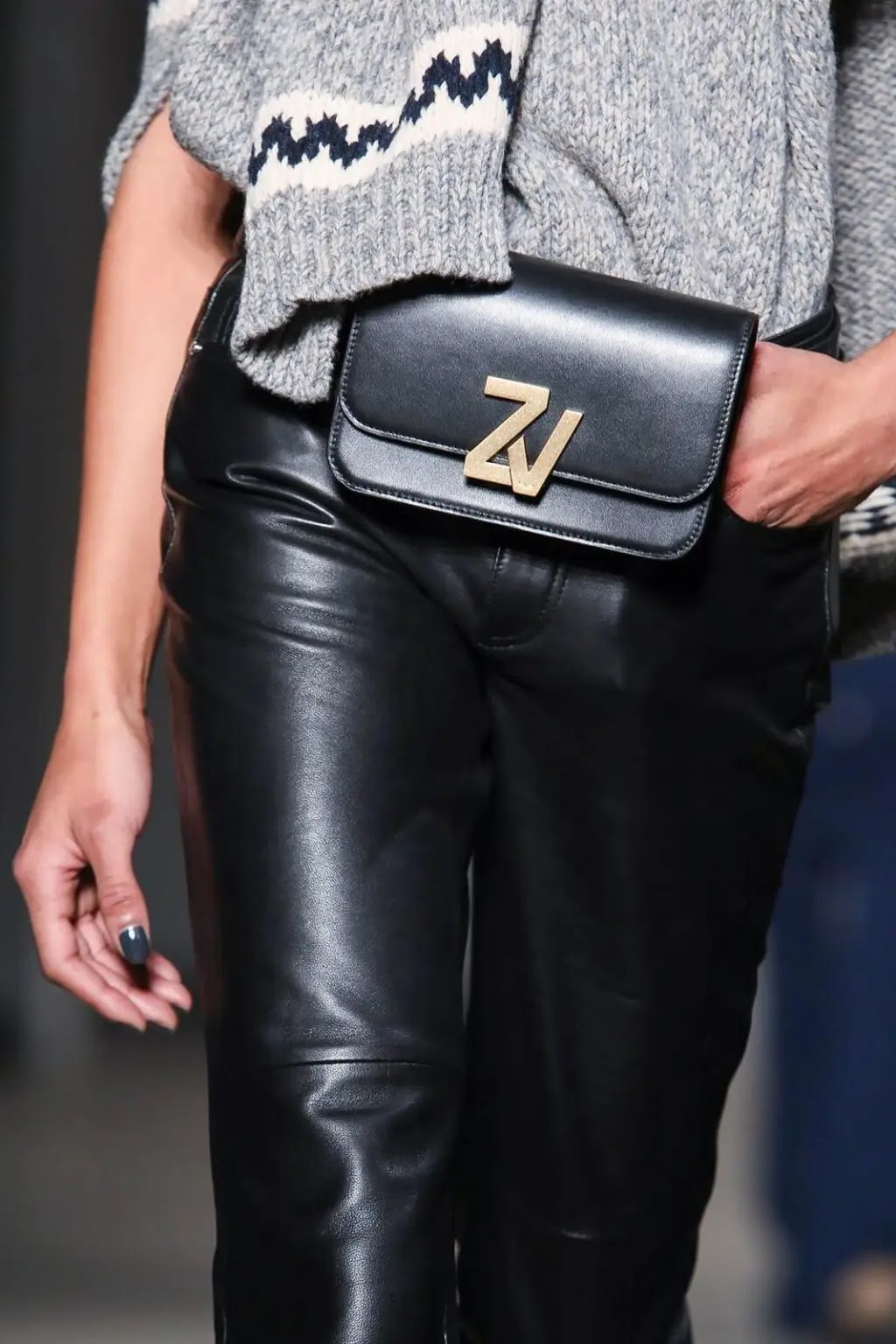 The most prominent black waist bags in 2021