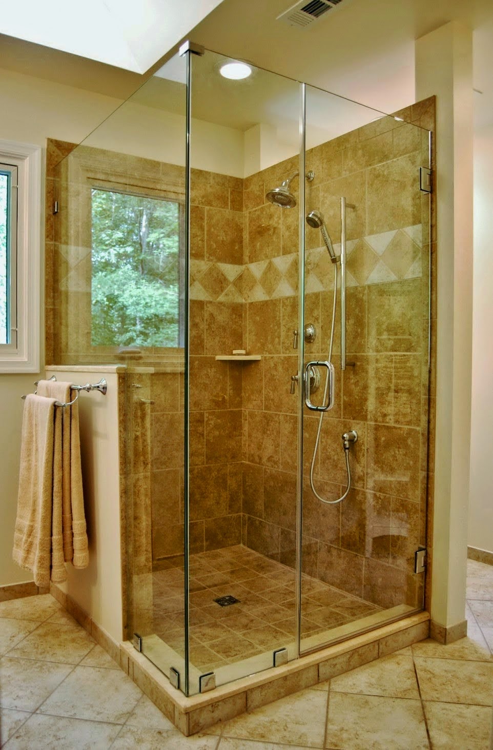 Why Fiberglass  Shower  Stalls Are the Best Options For Your 