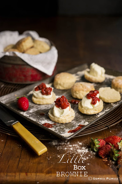 Apple cider scones