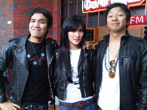 Leather Jacket Sandra Dewi