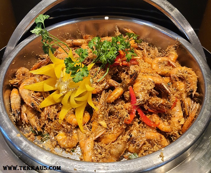 Wok Fried Ocean Butter Prawn With Curry Leaves