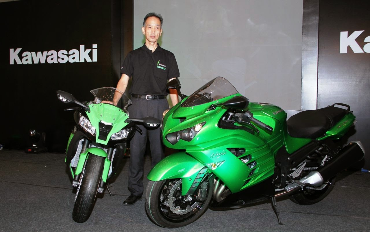 ... Kawasaki-Motors-with-the-newly-launched-Ninja-ZX-10R-leftand-Ninja-ZX