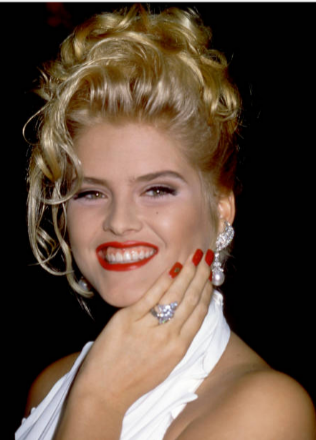 Anna Nicole Smith: You Don't Know Me - A Documentary Exploring the Life of a Misunderstood Model