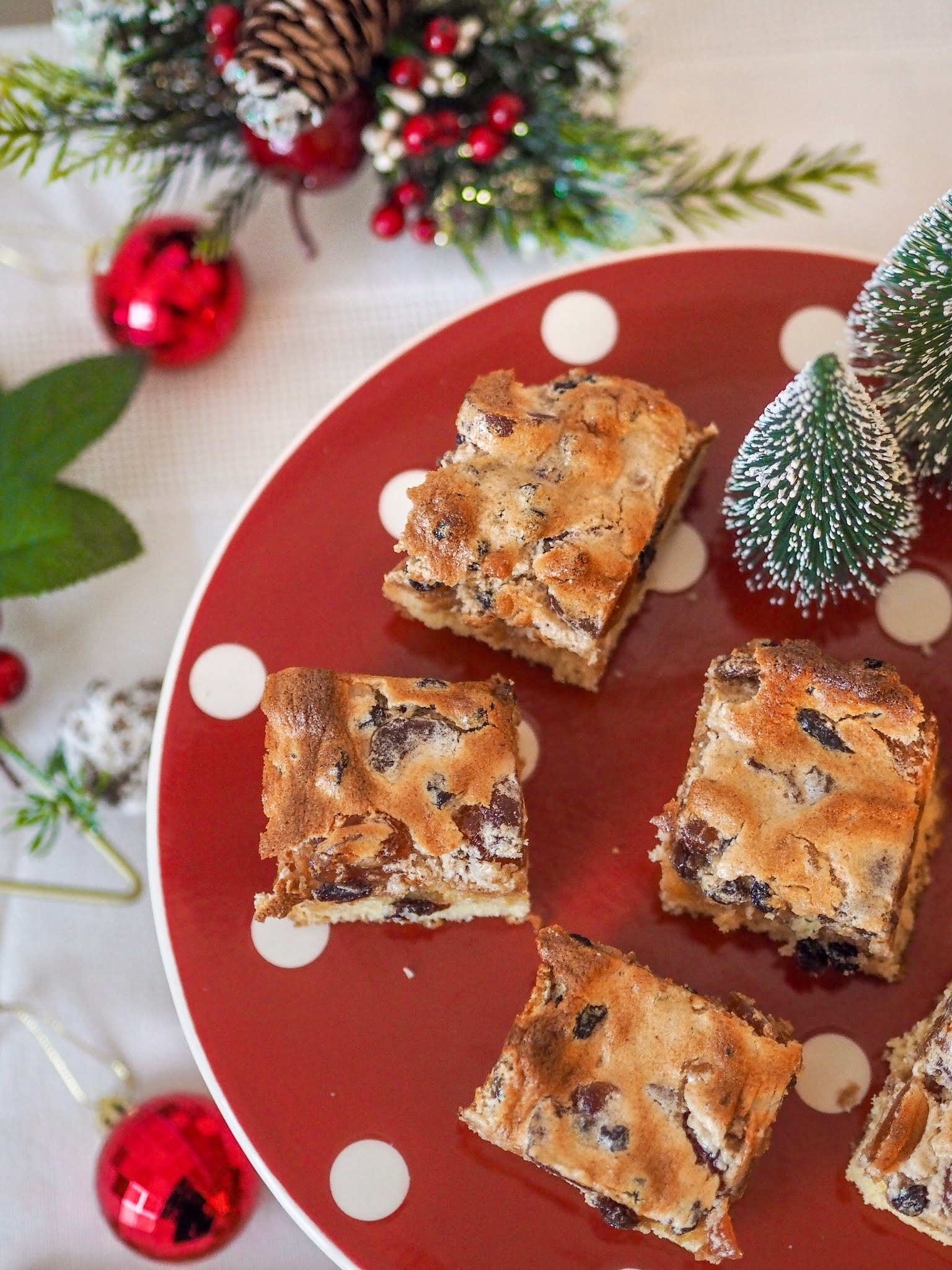 Mince Pie Shortcake Bites, Food Blogger, Katie Kirk Loves, UK Blogger, Christmas Recipe, Christmas Baking, Homemade Christmas Gifts, Home Baking, UK Baking Blog, UK Recipe