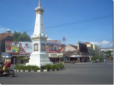 perempatan-tugu-jogja
