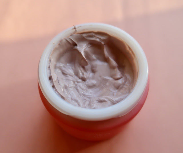 Sand and Sky Australian Pink Clay Pore Refining Face Mask: New favorite clay mask morena filipina beauty blog