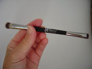 IT Cosmetics No-Tug Heavenly Luxe Dual Eye Shadow Brush.jpeg