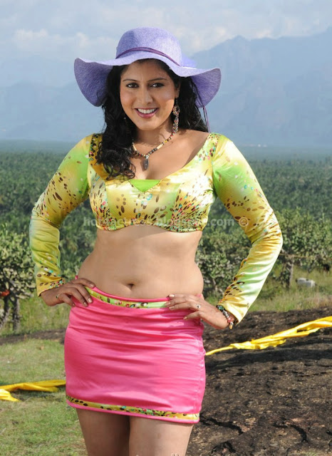 Sheryl Pinto Hot PHOTOS in Machan Tamil Movie