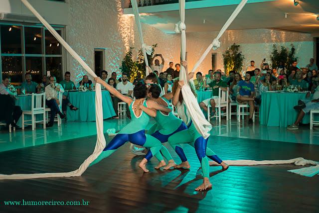 Performance Tecido Acrobático para evento de lançamento de Produto Servier do Brasil, Costa Brava Clube RJ.