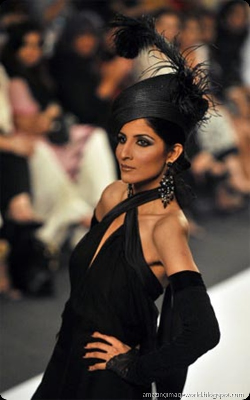 Pakistan Fashion Week in Karachi001