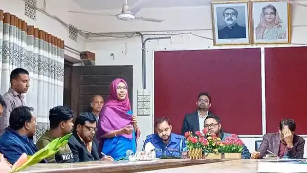 রৌমারীতে শহিদ মিনারে জুতা পায়ের ঘটনায় মুক্তিযোদ্ধাদের ক্ষোভ