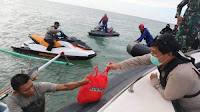 Wagub Kandouw Bagikan Sembako, Kini Sasar Pesisir Pantai Utara Sulut