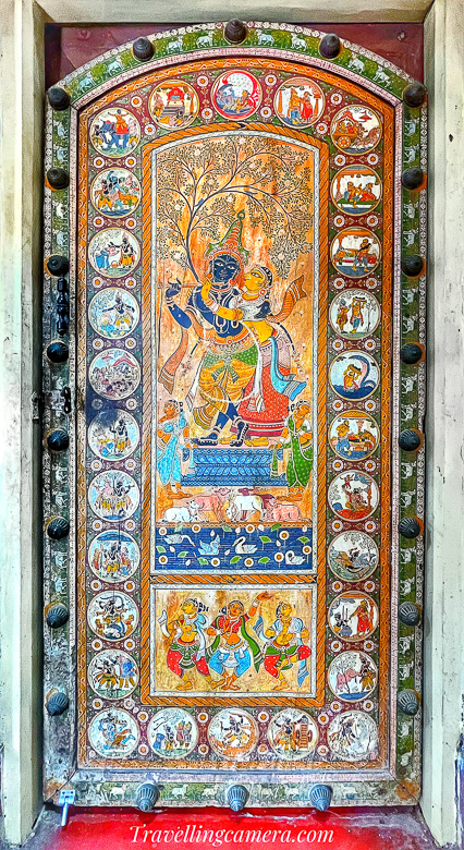 Above photograph shows door designed by Biswanath Swain's father and is still an exceptional visual in whole Raghurajpur village.