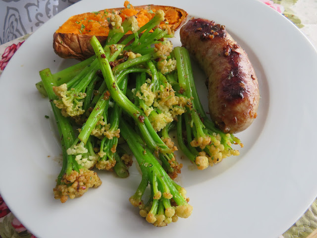 Garlic Butter Sausages & Broccoli Skillet