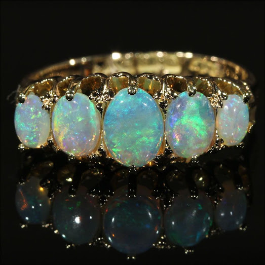 Customisation for Doublet Opals in Rings