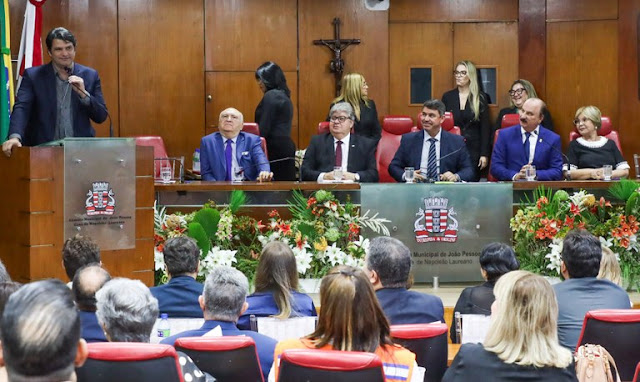 João Azevêdo é homenageado na Câmara de João Pessoa pelas ações e obras estruturantes na Capital