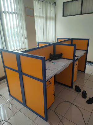 E Katalog Meja Partisi Kantor 4 orang